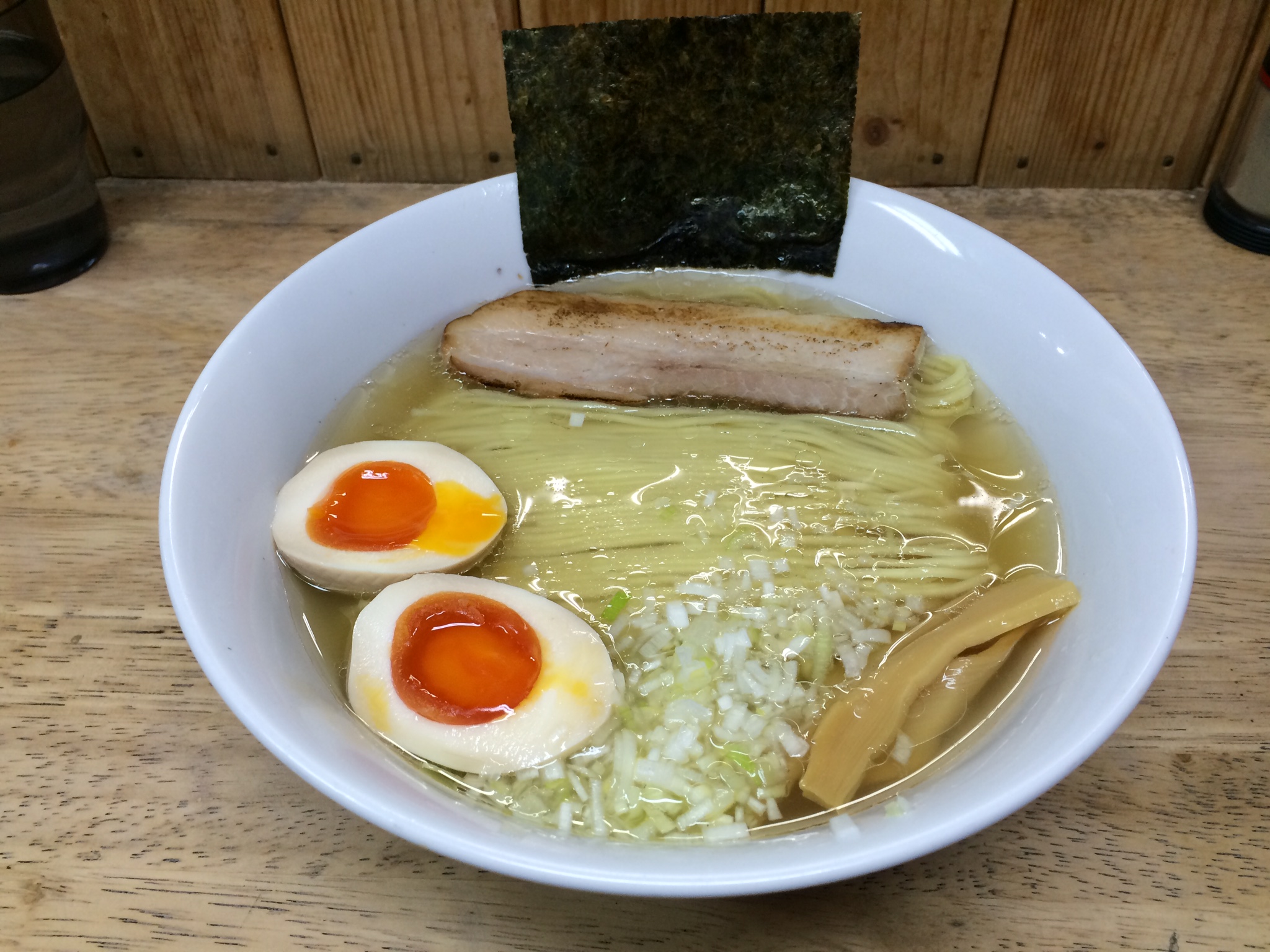 芸術的なラーメンです。