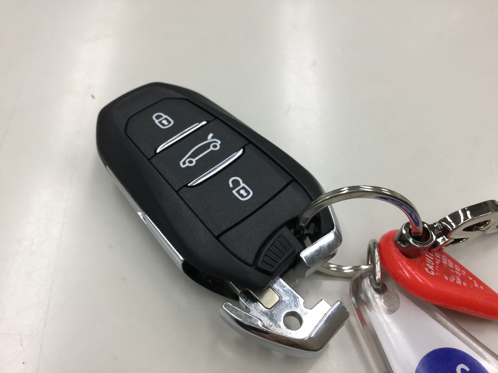 デカケルトキハワスレズニ