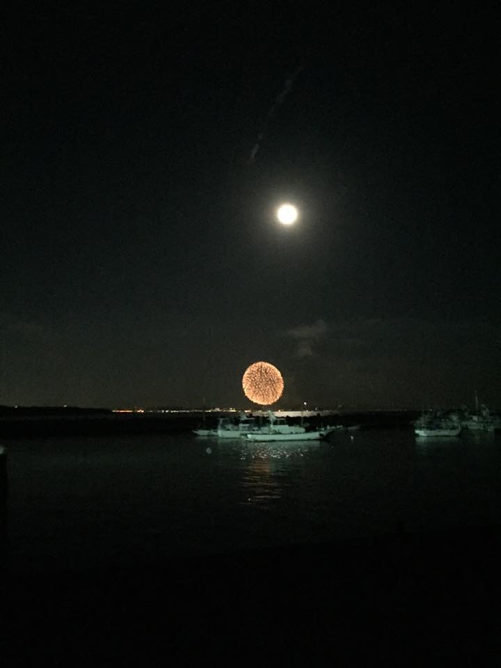 Moon ? Fireworks ?