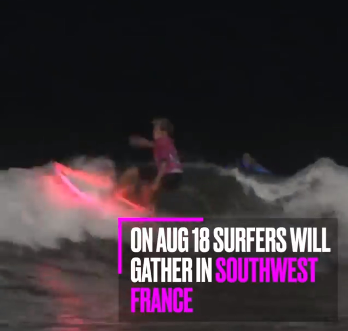 フランスでナイトサーフィン