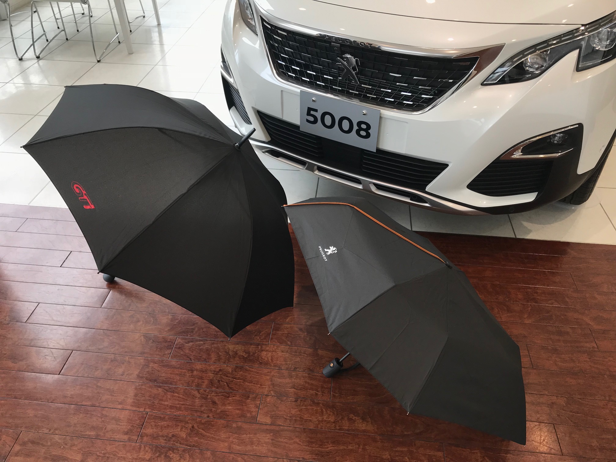 プジョーのアンブレラ、20％オフです！