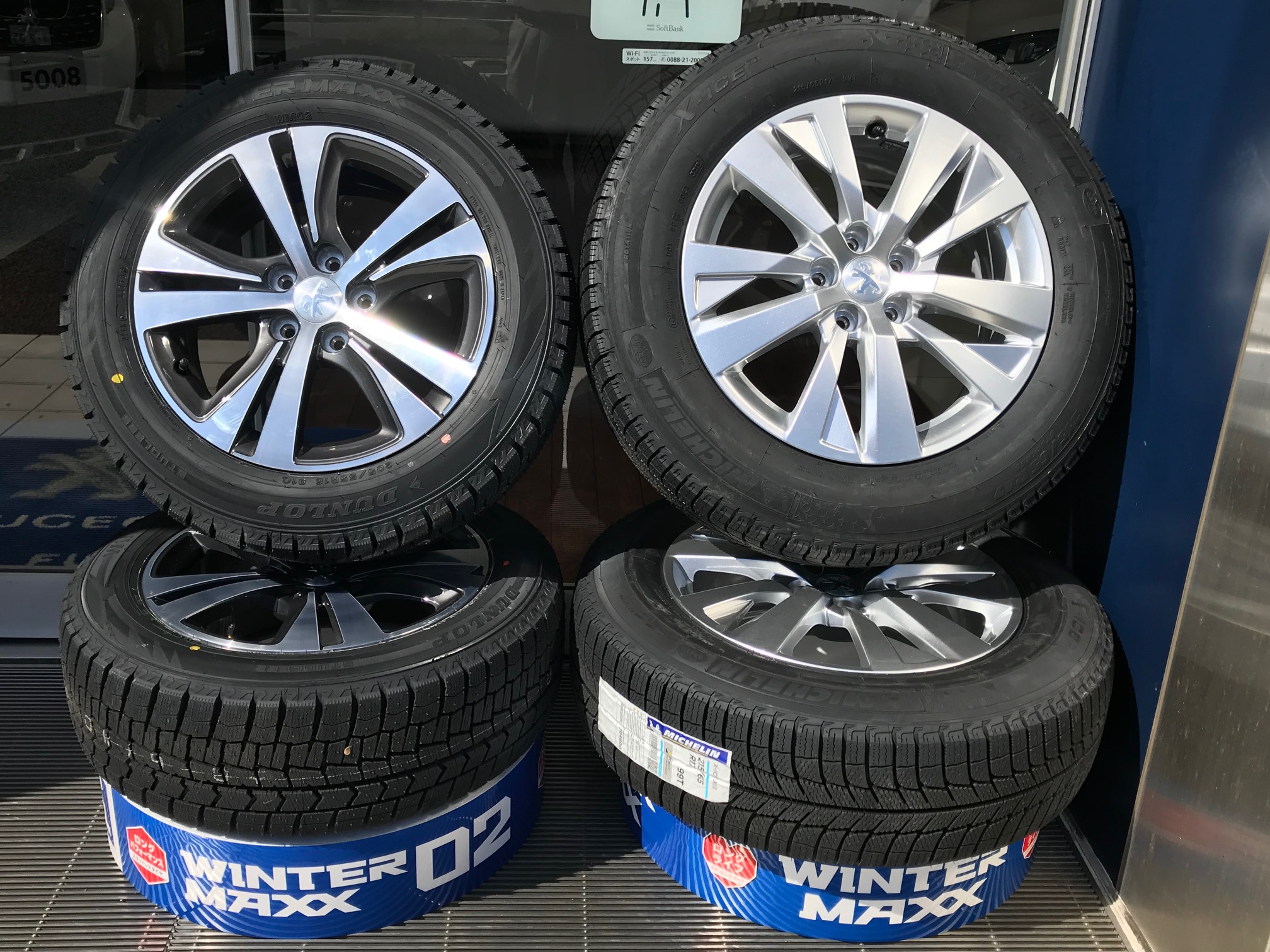 真夏日に冬タイヤの更新、笑