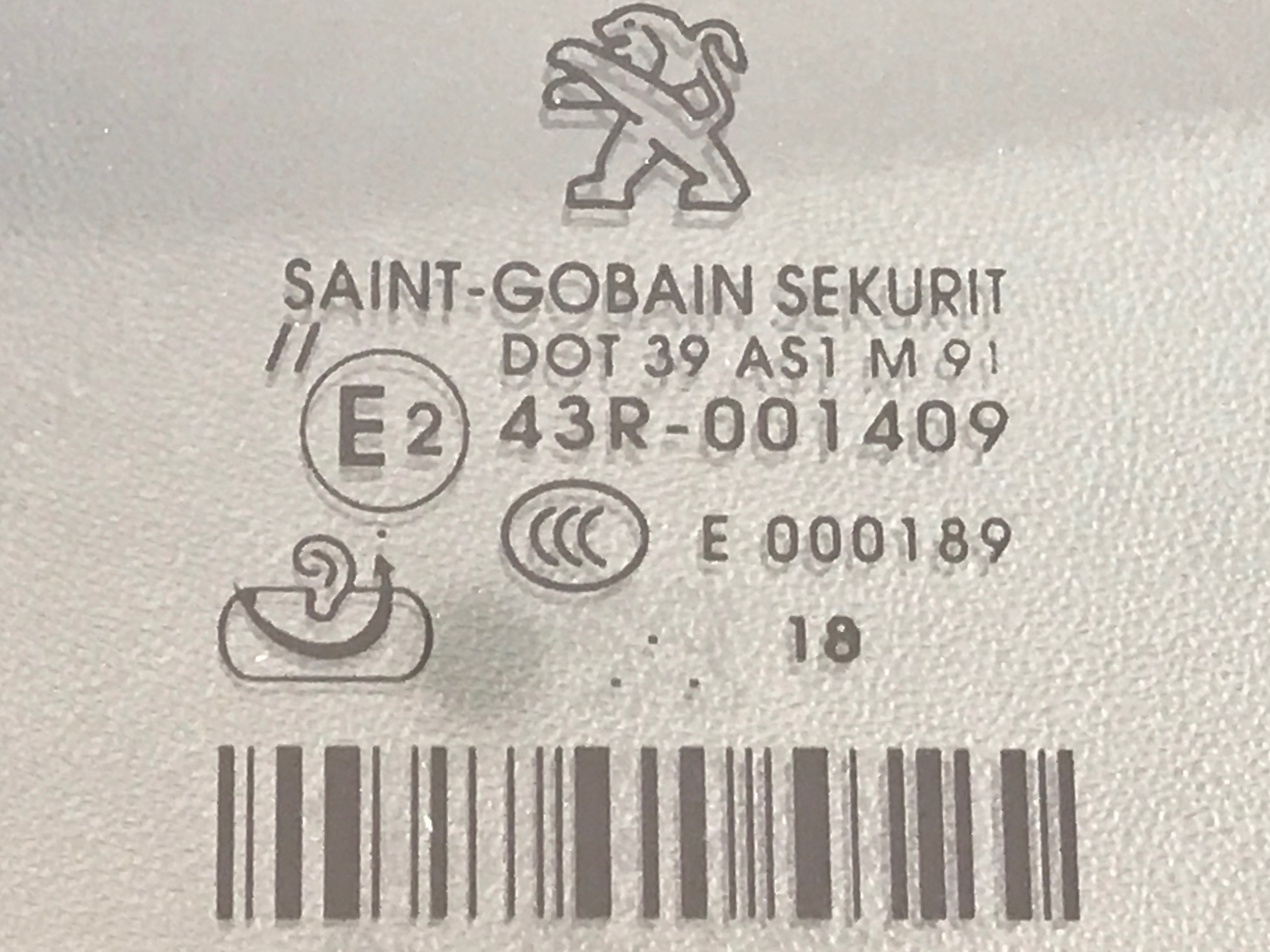 2008のフロントガラスを考察してみた。